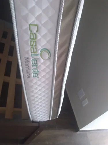 Cama casal com colchão