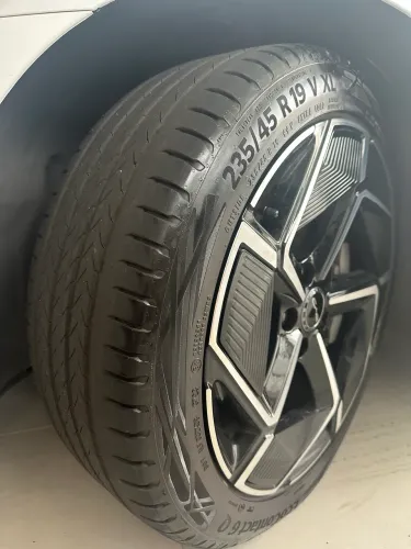 Pneus Continental Ecocontact 235/45R19 XL BYD Seal