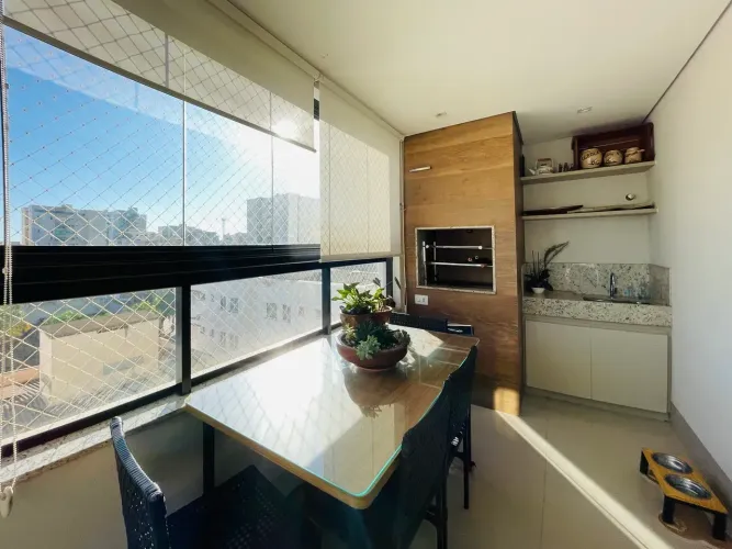 Apartamento com Saca Gourmet no Santa Mônica - Uberlândia - MG