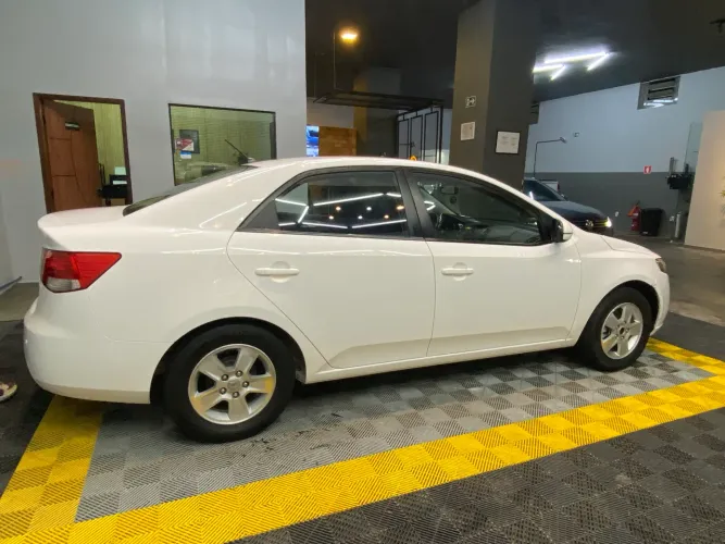Kia Motors Cerato 1.6 16V Mec. 2011