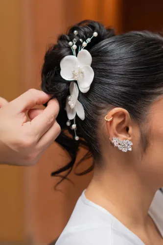 Arranjo orquídea de cabelo noiva