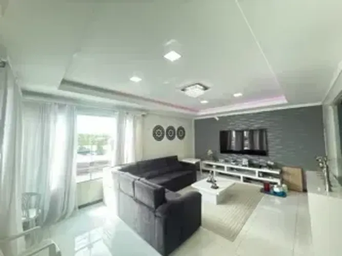 Casa Triplex no Eldorado / Estudo propostas em Dinheiro - Financia
