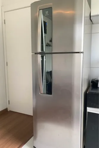 Geladeira inox Electrolux DF53X 427 litros