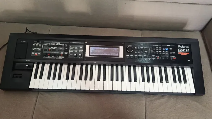 Teclado Roland GW8