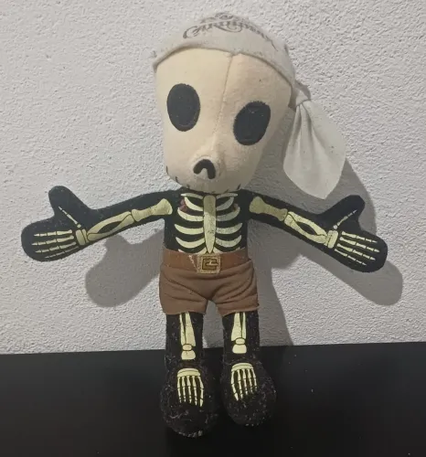 Pelúcia Esqueleto Piratas do Caribe