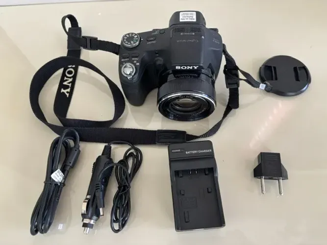 Camera Sony HX-100v, lente Zeiss, Zoom Dig 30X, Opt 10X, Full HD, Stereo, estado de 0 Km