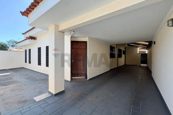 Casa a Venda, Três Quartos (1 Suíte) no Jardim Santa Rita, Jaboticabal - SP
