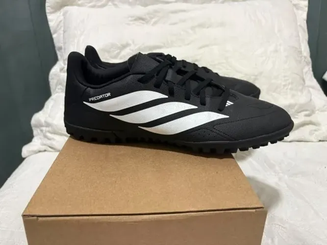 CHUTEIRA ADIDAS PREDATOR SOCIETY