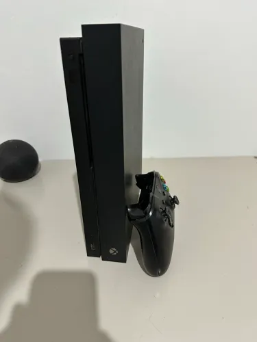 Xbox one X com SSD 500GB