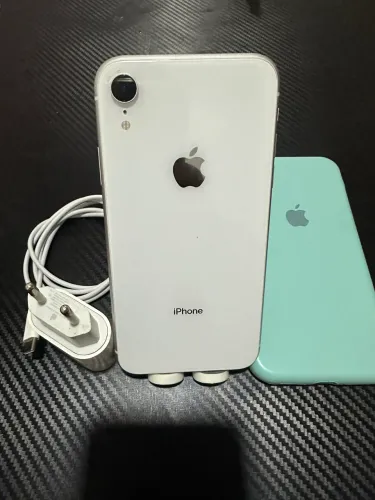 iPhone XR | 64 GB