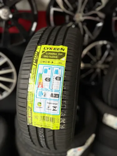 Pneu Lykeen 195/50r15 novo