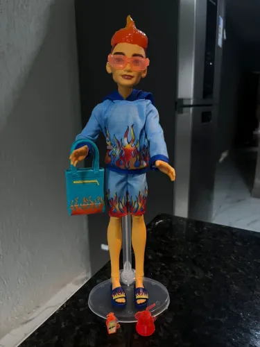 Boneca Heath Burns Monster High