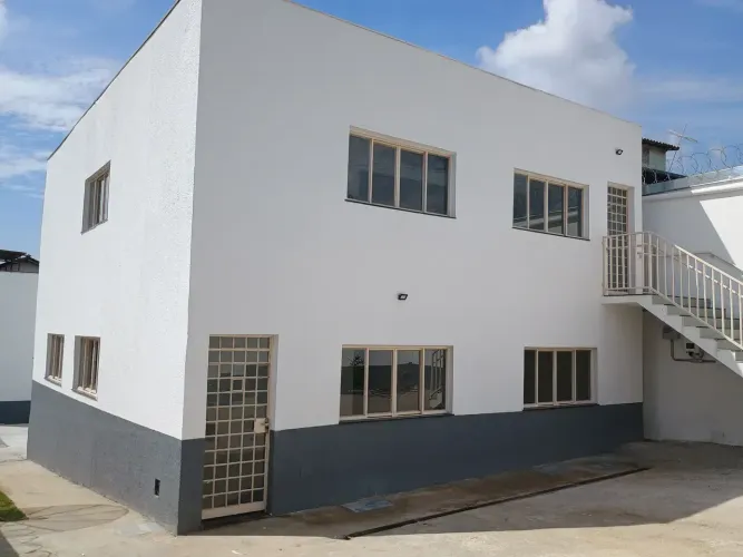 Casa para aluguel tem 400 metros quadrados com 6 quartos em Heliópolis - Belo Horizonte -