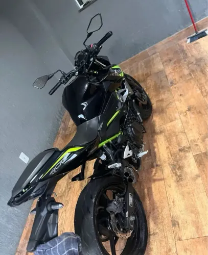 Vendo moto z400