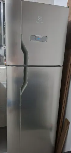 Vendo geladeira 371Litros perfeito estado