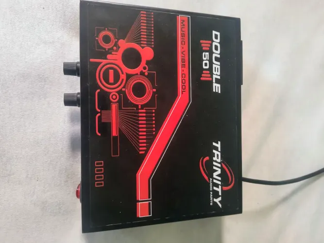 Amplificador de mesa trinity