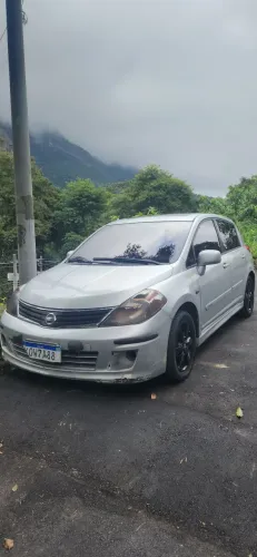 Nissan Tiida SL 1.8/1.8 Flex 16V Mec. 2013