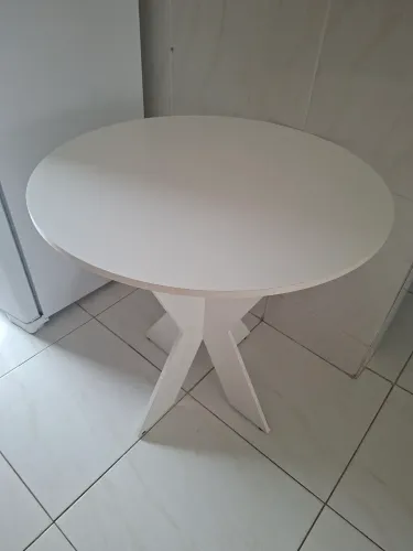 Mesa em 100% MDF