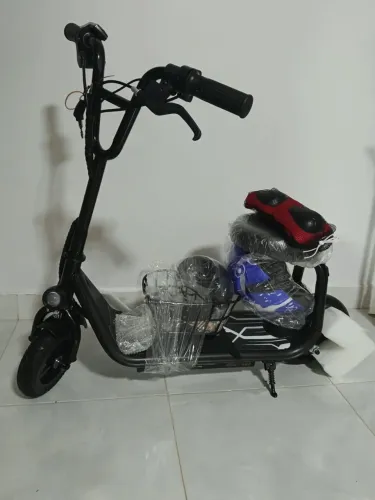 Patinete elétrico zero na caixa