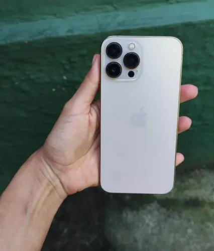 iPhone 13 Pro Max 256GB dourado