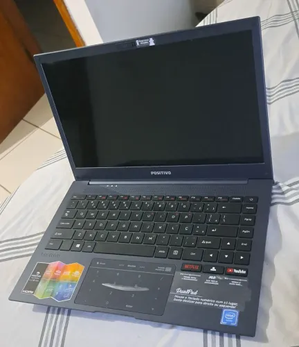 NOTEBOOK NOVINHO NO PLÁSTICO - WINDOWS 11