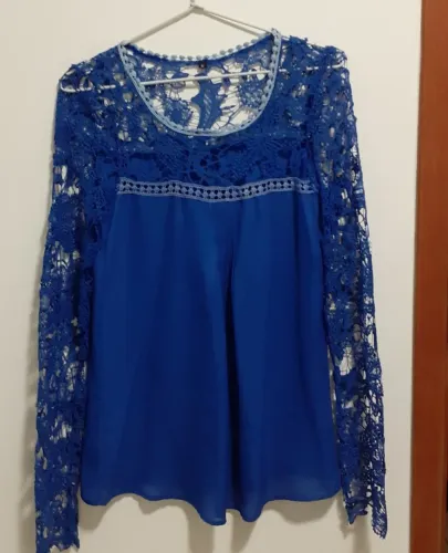 Blusa Feminina com Renda Azul