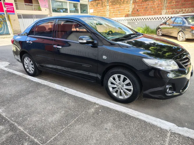 Toyota Corolla Altis 2.0 Flex 16V Aut. 2013