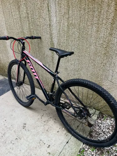 Bicicleta Aro 29 - Freio a Disco - 21v