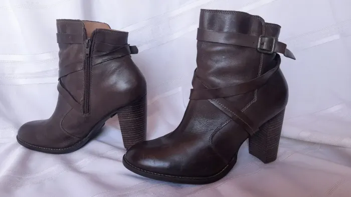 Bota de couro original perlatto. 38/39 marron