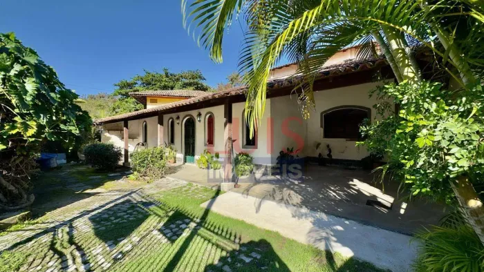 Casa com 4 dormitórios à venda, 220 m² por R$ 880.000,00 - Itaipu - Niterói/RJ