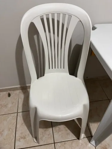 Cadeira de plástico