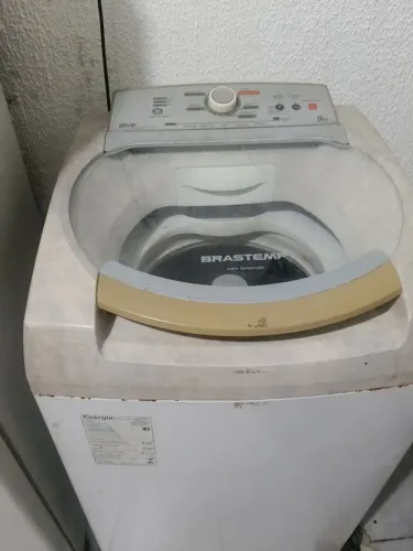 Máquina de lavar dando curto