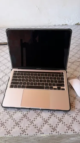 MacBook Pro 2020 muito novo