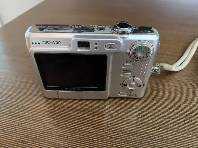 Máquina fotográfica Sony 6.0 mega pixels com acessórios