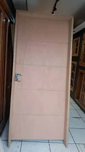 Porta frisada 97x214mt ÚLTIMA PEÇA