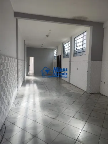 PONTO COMERCIAL PARA LOCAÇÃO E VENDA - Salão Comercial com Edícula - Bosque dos Eucaliptos