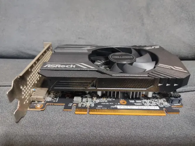 Placa de Vídeo RX 6400 Challenger 4GB