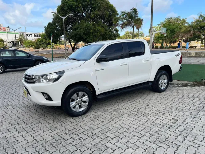 Toyota Hilux CD SR 4X4 2.8 TDI Diesel Aut. 2018