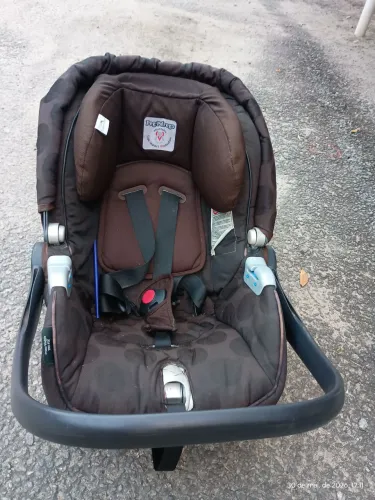 Bebê Conforto com suporte para carro