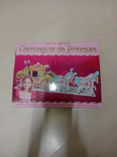 Brinquedo leia e monte carruagem da princesa