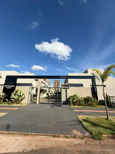 Casa Térrea no Condomínio Park Veraneio | 3 Suítes | 167 m²