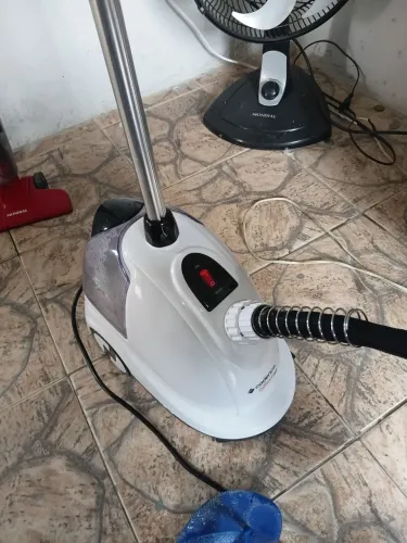 Passadeira de roupa cadence