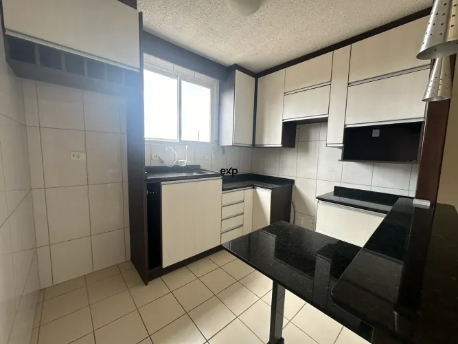 Casa com Ambientes Planejados em Condomínio Fechado