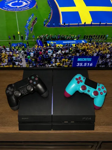 PS4 SLIM 2MANETE