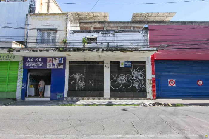 Ponto comercial na Senador Alencar entre Galeria Pedro Jorge e Praça José de Alencar