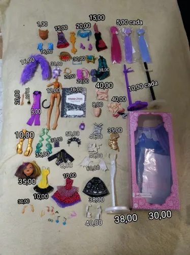 Acessórios monster high,barbie e ever after high