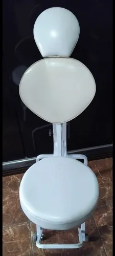 Cadeira designer de sobrancelha