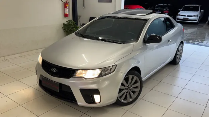 Kia Motors Cerato Koup 2.0 16V Aut. 2012