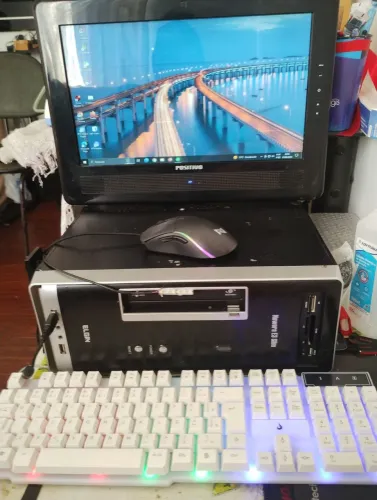 Intel(R) Core(TM)2 Duo CPU E7400 2.80GHz, 4,00 GB, hd 250 GB, Wi-Fi, 3 meses de tv gratis.