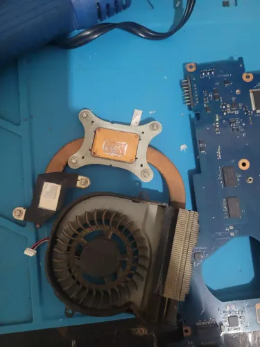 Placa mãe samsung np300 e4c com GPU (Descrição)